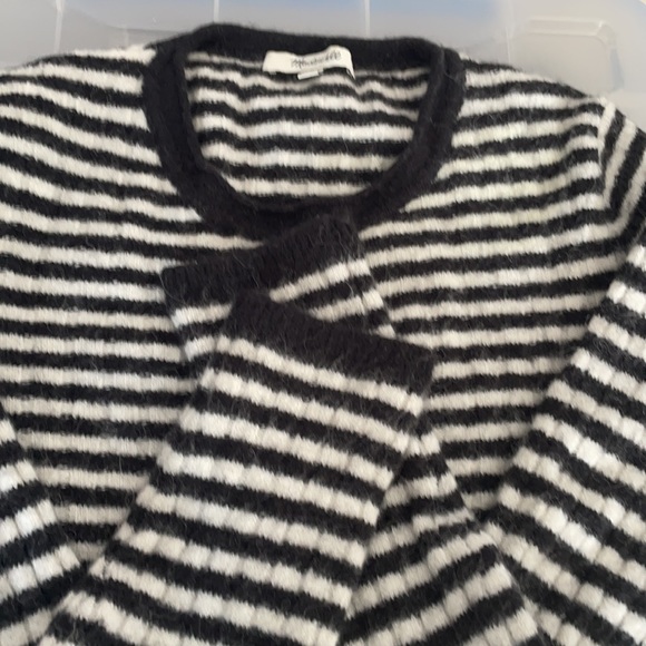 Sweater - Picture 4 of 5